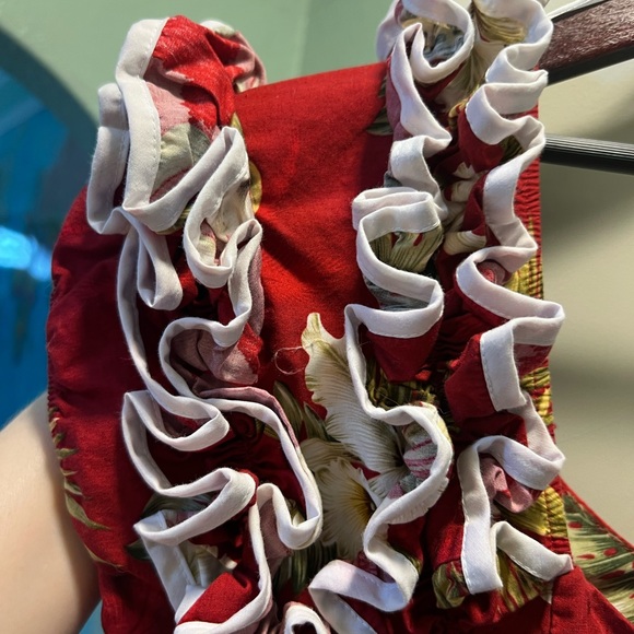 Vibrant Floral Ruffle Blouse - Picture 2 of 12